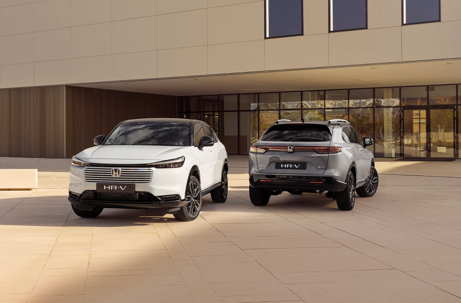 hr-v-slider-desktop